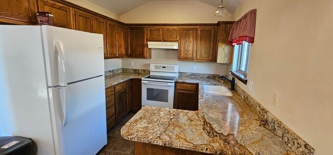 Building Photo - Beautiful 3 bedroom, 2 bath home for rent
