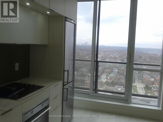 Photo du bâtiment - 170 Sumach St