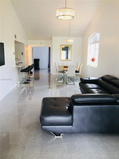 Foto del edificio - 10015 NW 46th St