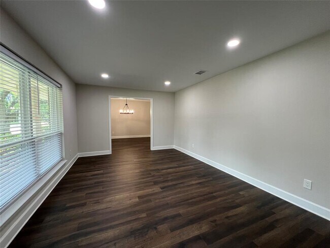Building Photo - 10903 Albury Dr
