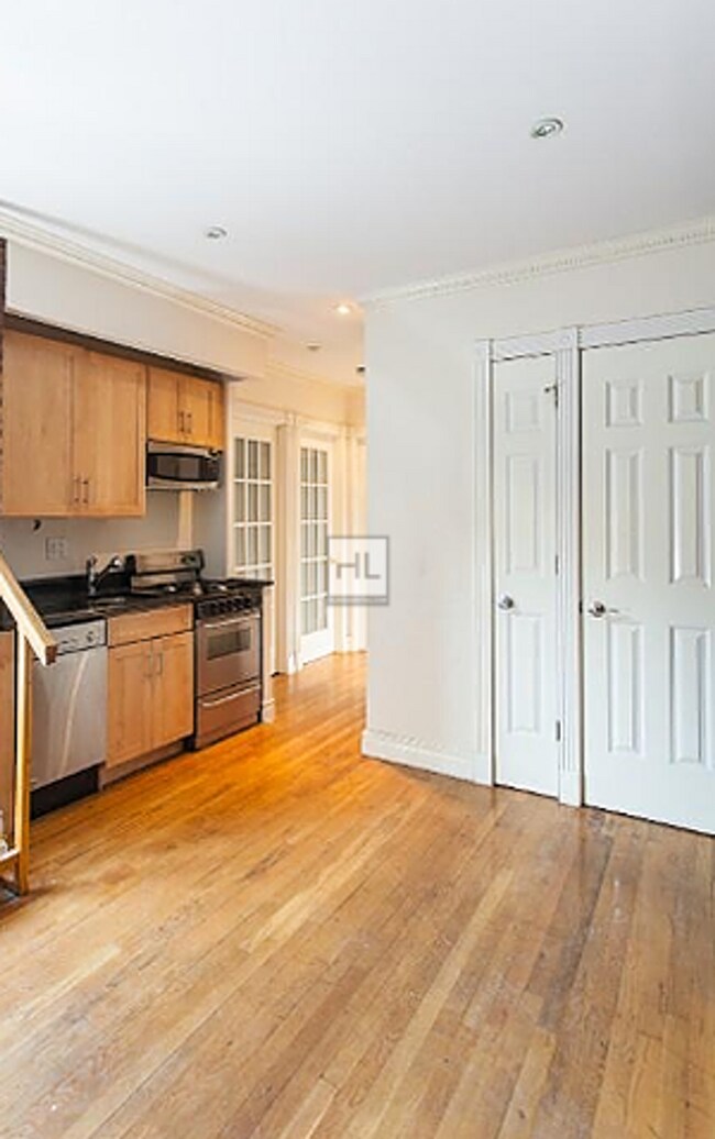 Foto del edificio - E 13TH ST.