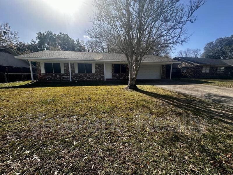 2069 Trailwood Dr, Biloxi, MS 39532 House Rental in Biloxi, MS
