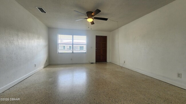 Building Photo - 1750 S Palmetto Ave