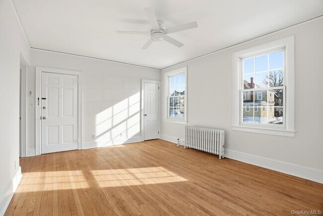 Building Photo - 320 Simpson Pl