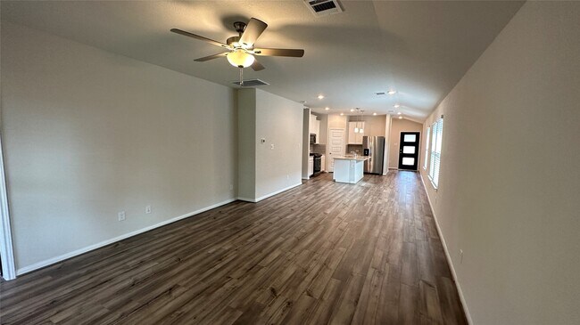 Foto del edificio - 221 Harper Ridge Dr