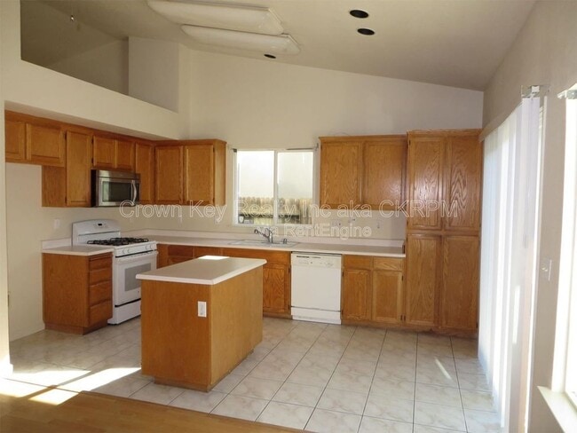 Building Photo - 1720 Alcira Nunez St
