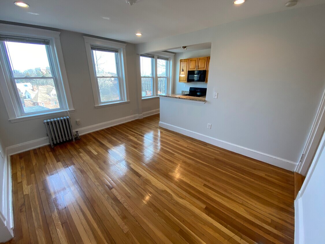 Foto principal - 258 Chestnut Hill Ave