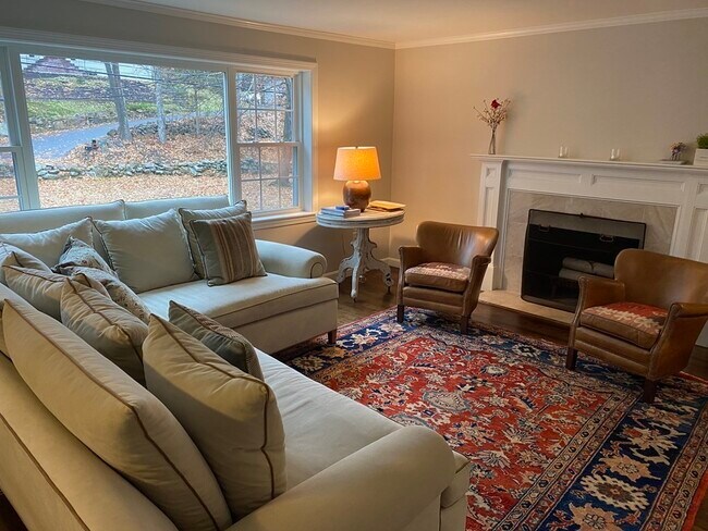 Foto del edificio - 349 Stow Rd
