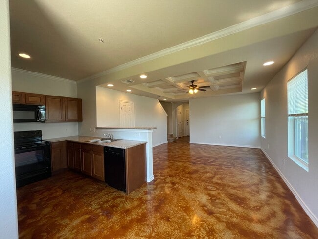 Building Photo - END UNIT Town home for rent