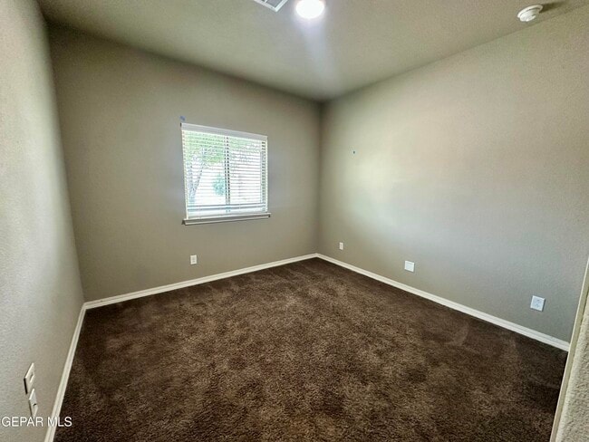 Building Photo - 7785 Enchanted Cir Dr