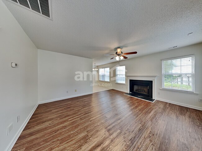 Building Photo - 3100 Marcony Way