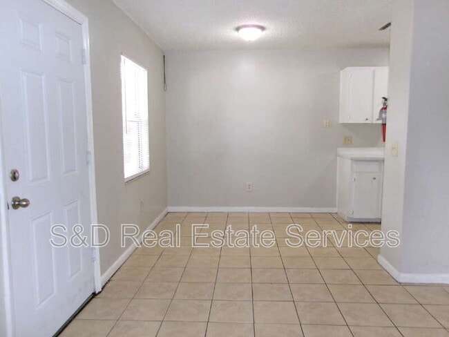 Building Photo - 3019 Allred Dr