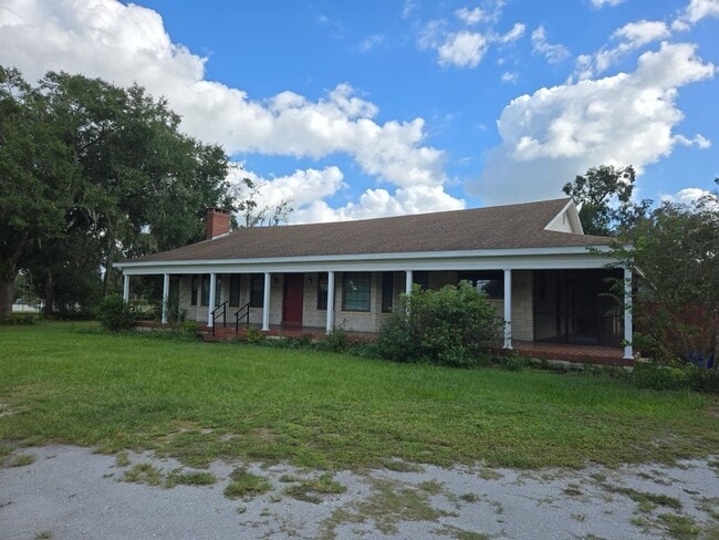 Foto del edificio - Charming Single Family Home with Beautiful...