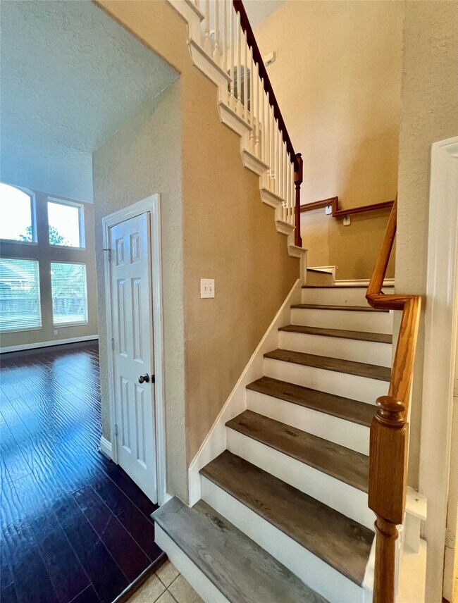 Foto del edificio - 5119 Big Meadow Ln