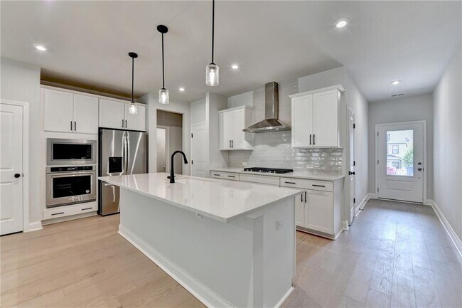 Building Photo - 202 Holsten Ln