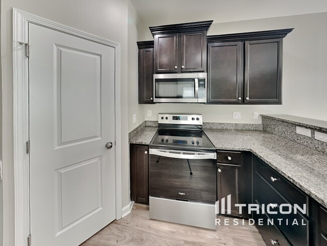 Building Photo - 364 Eastfair Dr