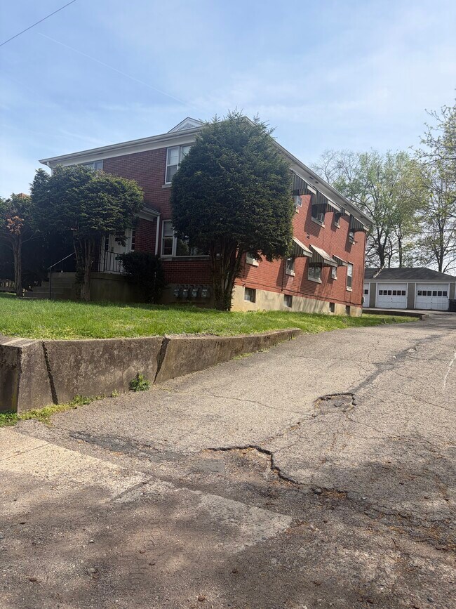 Foto del edificio - 218 W Florence Ave