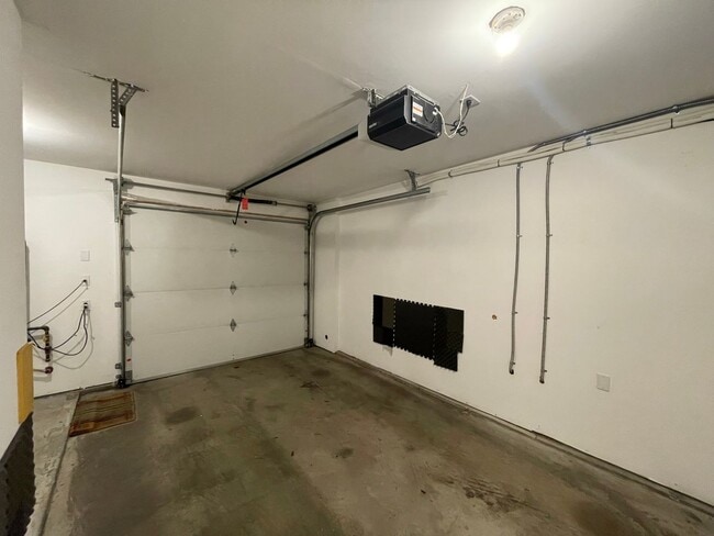 Foto del edificio - Modern Green Lake Townhome on Quiet Street!