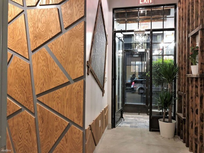 Foto del edificio - 969 Bedford Ave