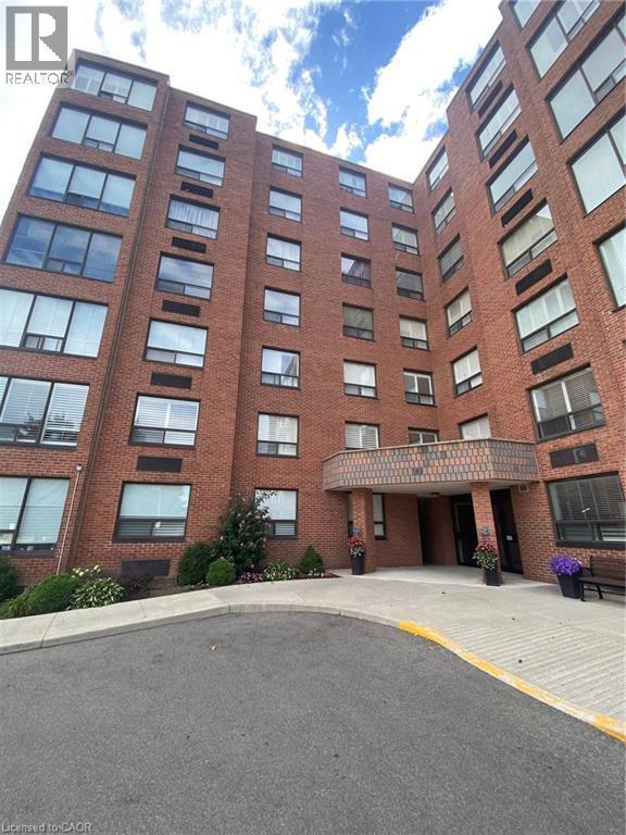 Building Photo - 99 Donn Ave