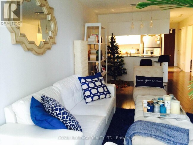 Photo du bâtiment - 4090 Living Arts Dr