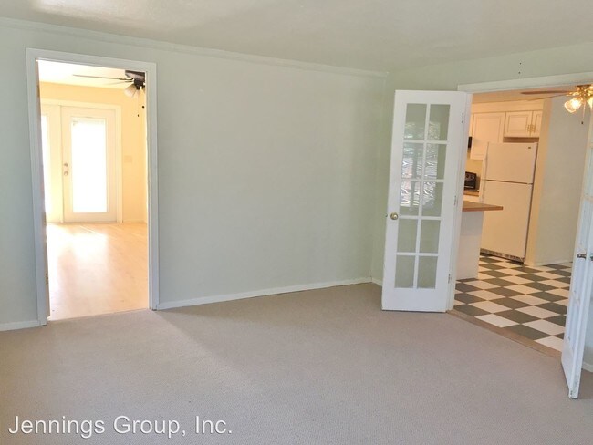 Building Photo - 2 br, 1 bath Apartment - 760 N. Bertelsen Rd