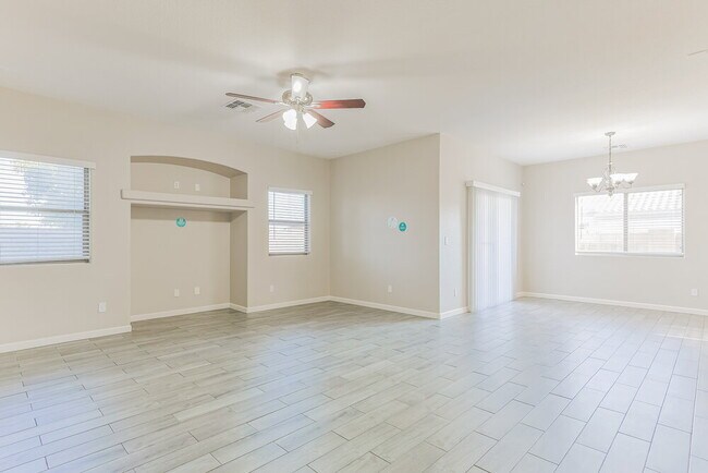 Foto del edificio - 326 N 103rd Pl