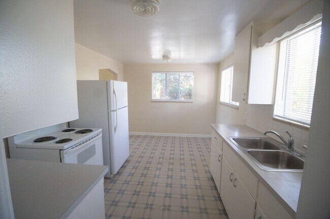 Building Photo - 7489 W 12th Ave