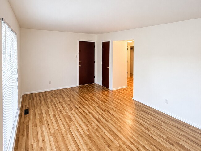 Building Photo - 10065 Puttington Dr