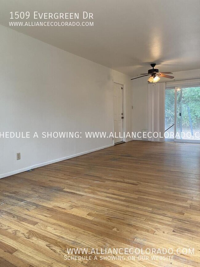 Foto del edificio - 1509 Evergreen Dr