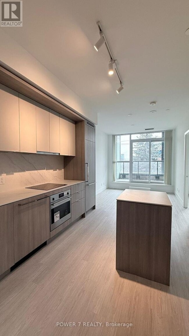 Building Photo - 6 Greenbriar Rd