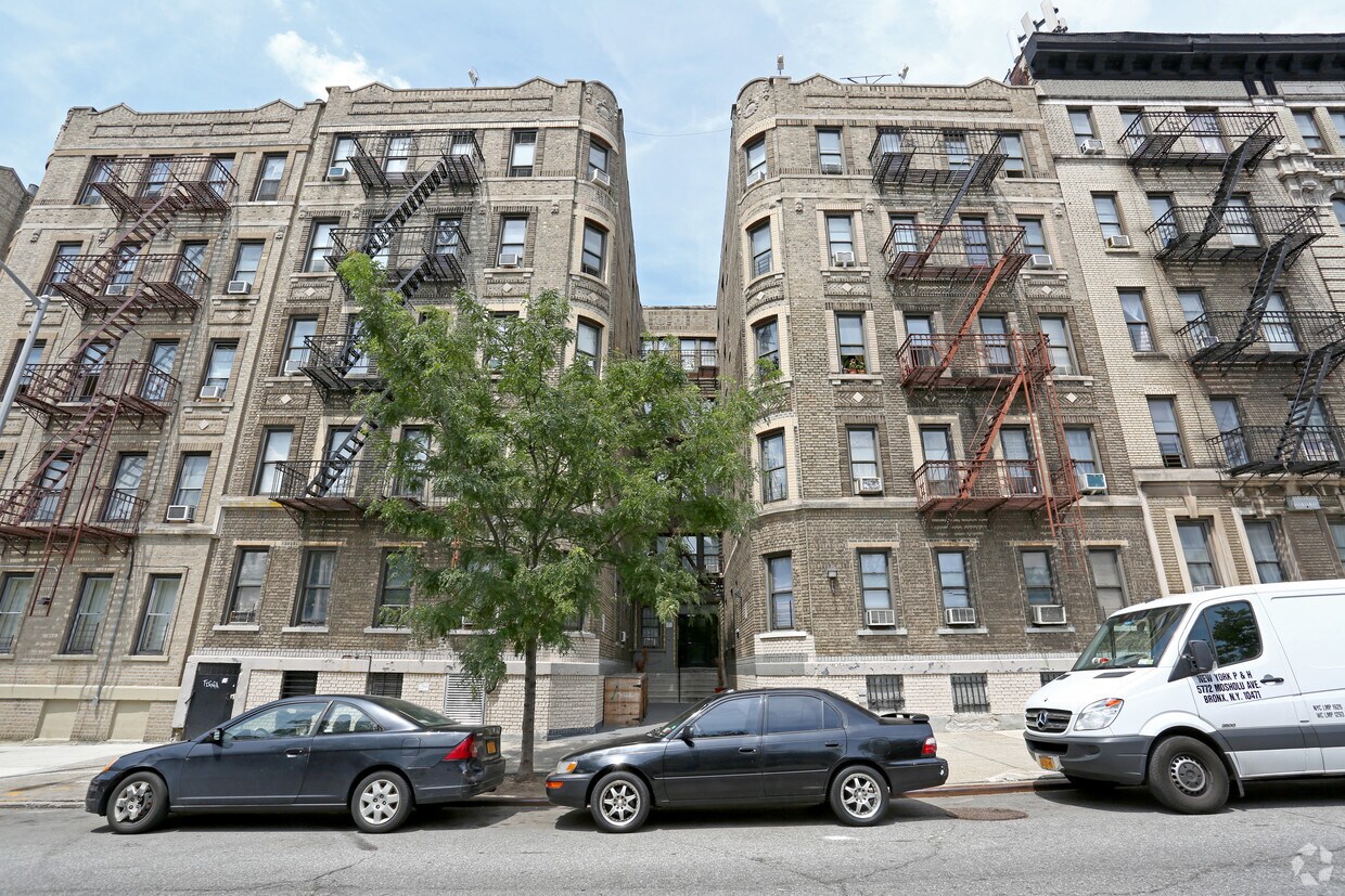 Foto del edificio - 106-08 Convent Avenue