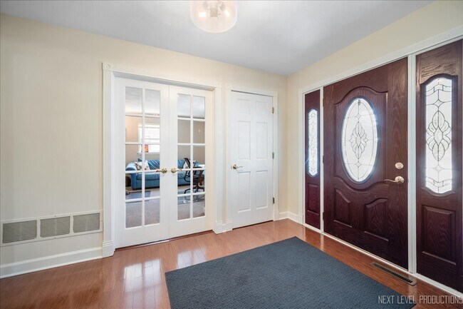 Building Photo - 747 Cheever Ave