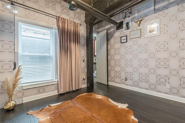 Foto del edificio - 320 Peters St SW