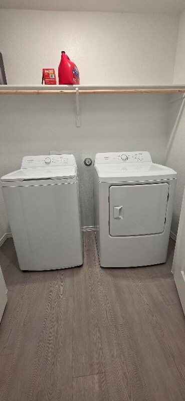 Foto del edificio - 115 Kings Row Ln