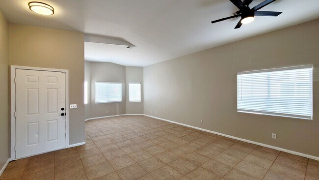 Building Photo - 319 Mulberry Glen Dr
