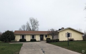 Building Photo - 2907 Greenbriar Dr