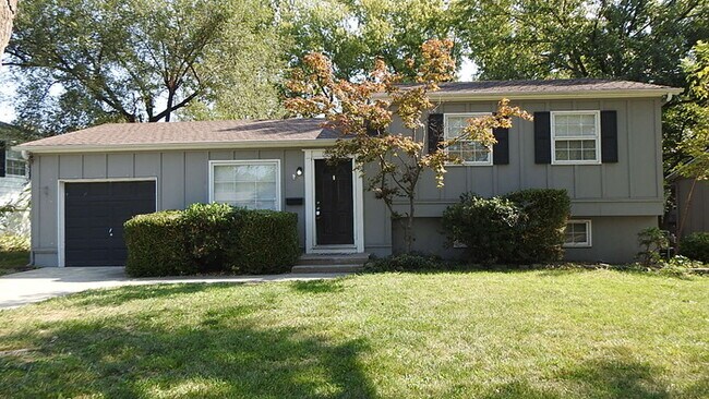 Foto del edificio - 4bed 2 bath in Overland Park off 95th & Lo...