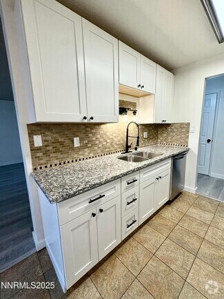 Building Photo - 3948 Clear Acre Ln