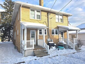 Building Photo - 1617 Maple Ave