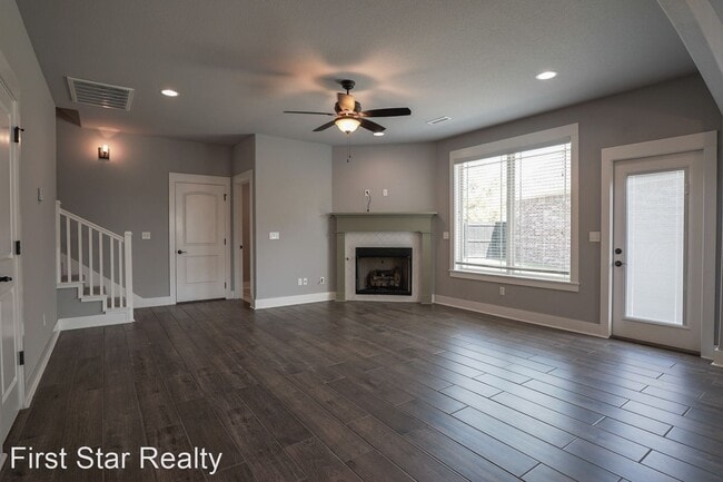 Building Photo - 4 br, 2.5 bath House - 780 N Malbec Rd