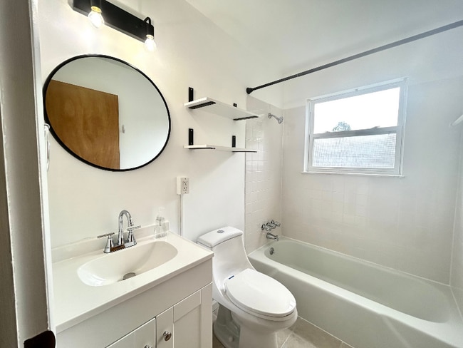 Foto del edificio - 905 Doro Ln