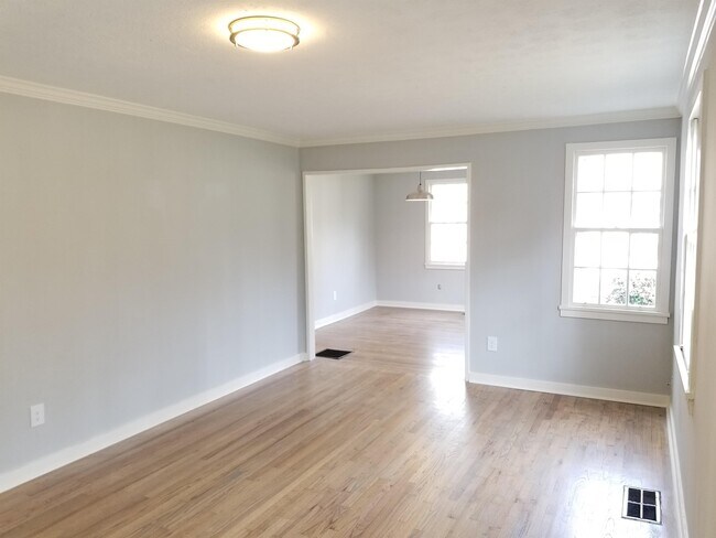 Building Photo - 2017 Bader Ave SW