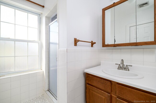 Foto del edificio - 104 East Ave