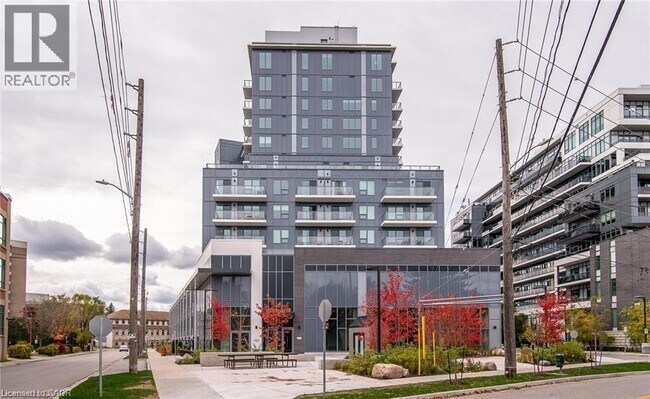 Building Photo - 93 Arthur St S