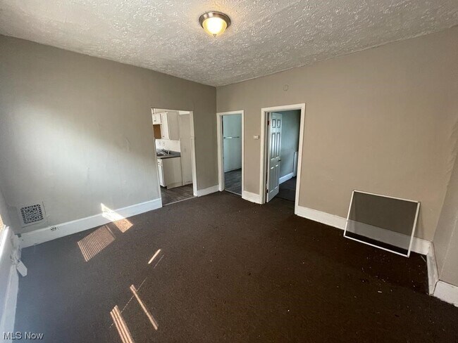 Foto del edificio - 924 Stevenson Rd