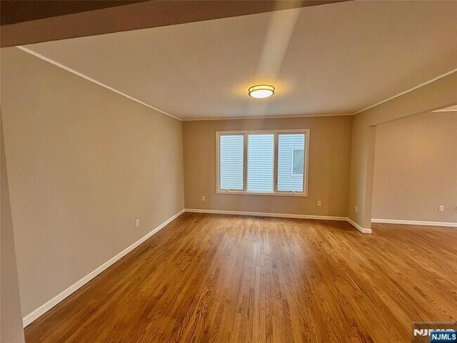 Building Photo - 32 Orchard St