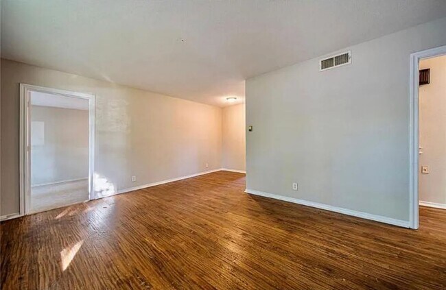 Building Photo - Remodeled 3/1 LANDSCAPING INCLUDED!