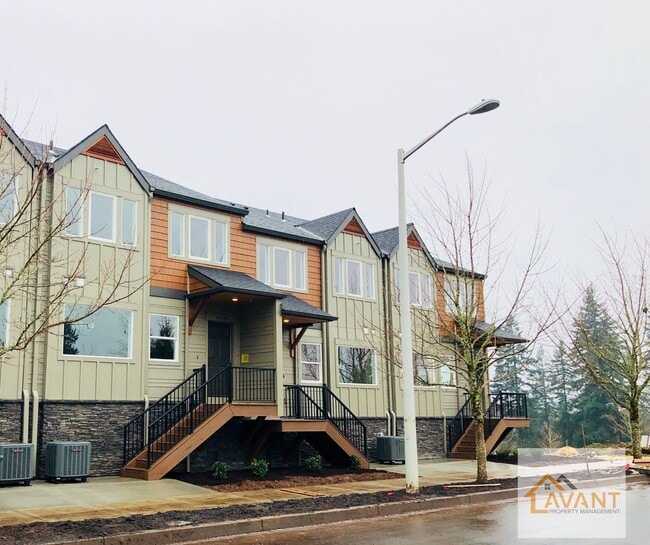Building Photo - LUXURY TOWNHOUSE; 2 CAR GARAGE, BONUS ROOM...