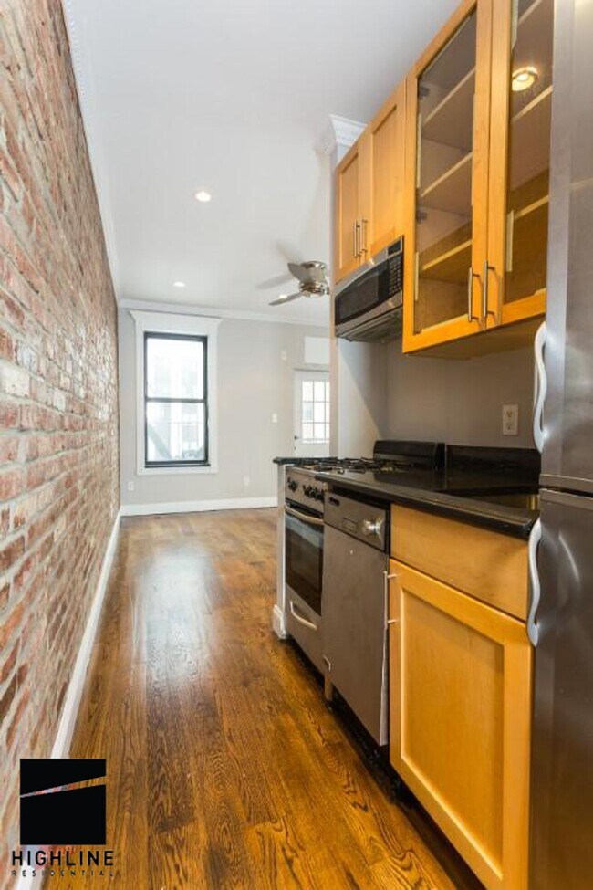 Foto del edificio - E 18TH ST.